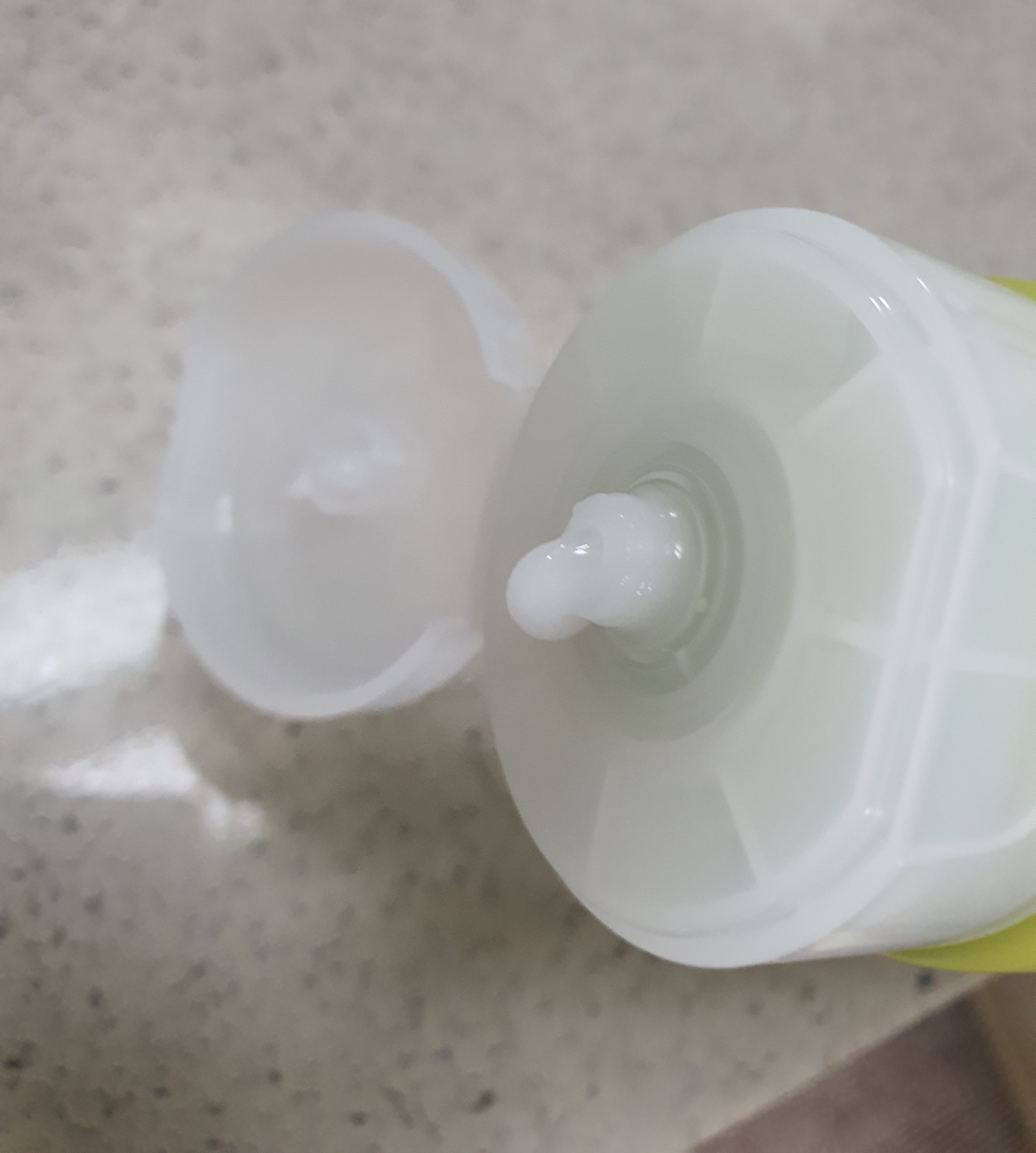 제품의-향은-매우-산뜻합니다.