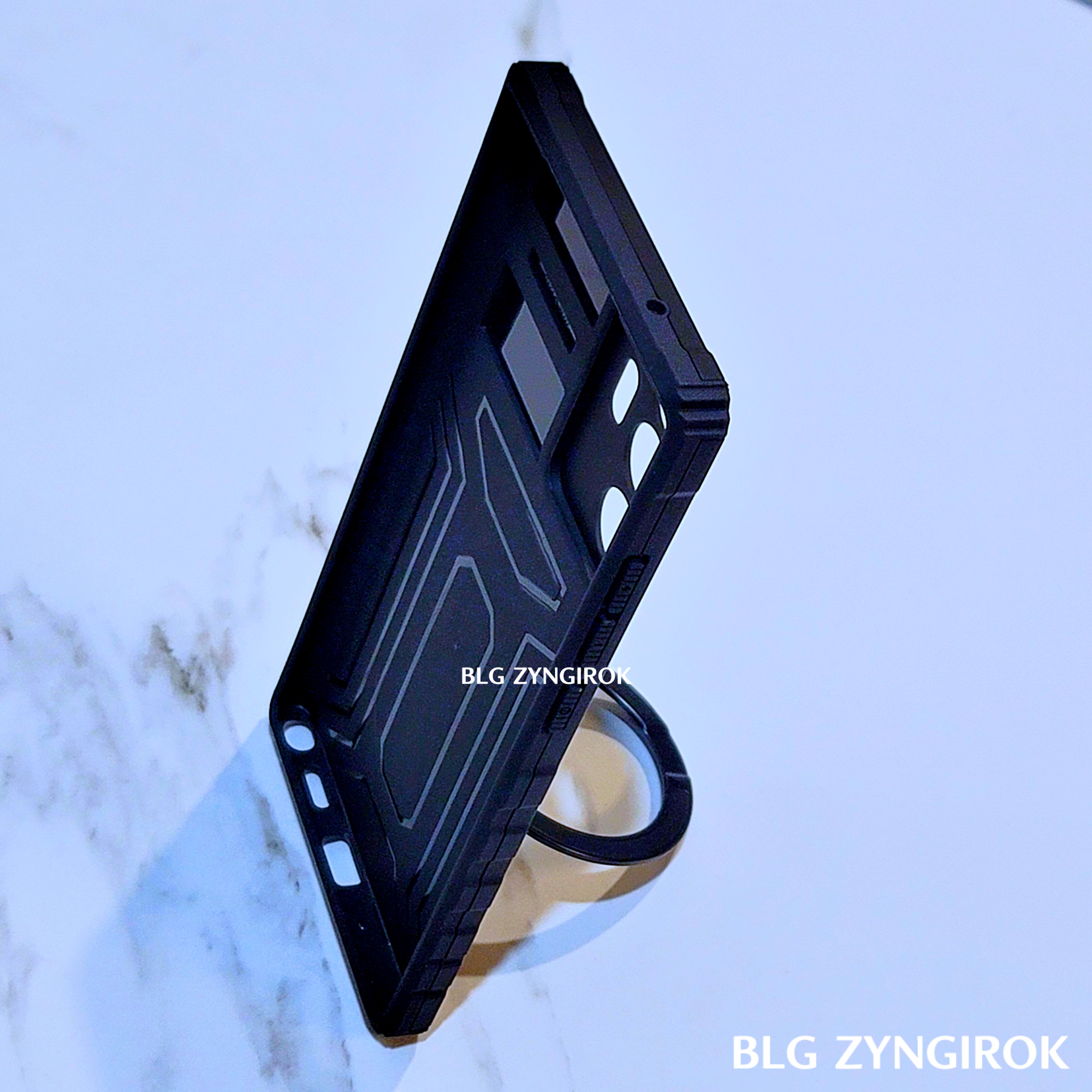 알리에서 구매한 삼성 갤럭시 노트20 울트라 케이스 - 자석링을 이용해 세로 거치한 모습이다.