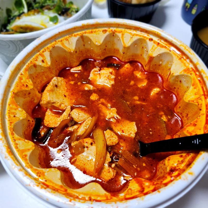 까치식당 순두부찌개