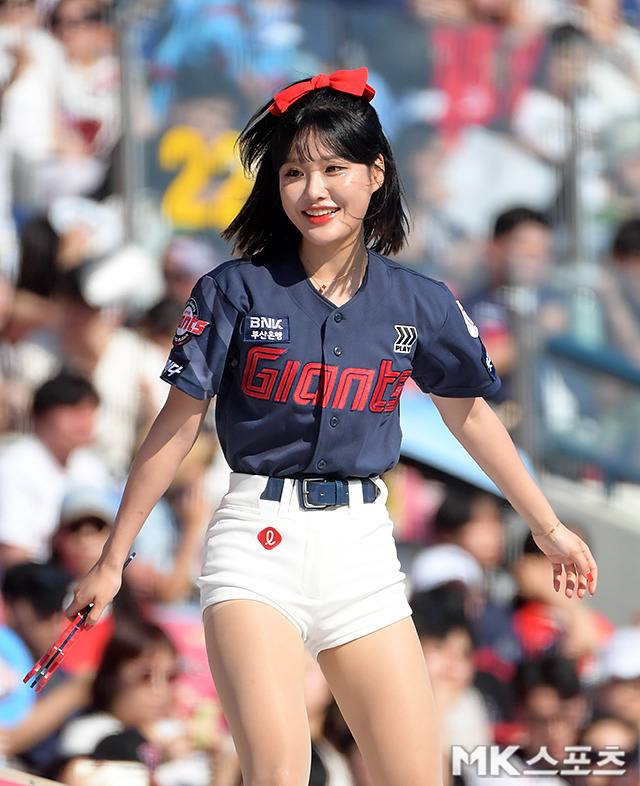 최홍라 치어리더 2024 롯데 응원복