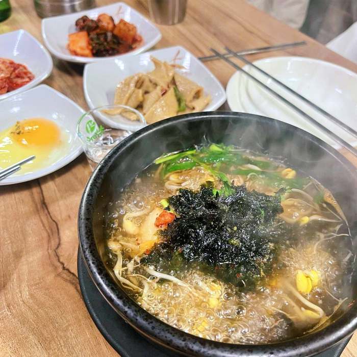 생방송투데이 강남 신사 서울 최고의 콩나물국밥 맛집