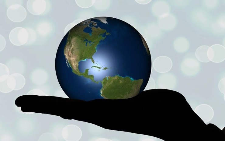 손바닥-위에-지구모형