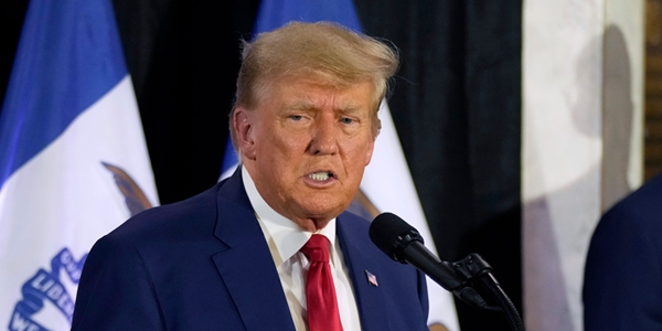 트럼프 연설하는 모습