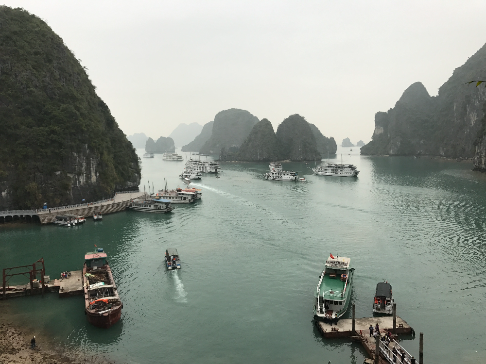 하롱베이 승솟동굴 앞 바다전경2