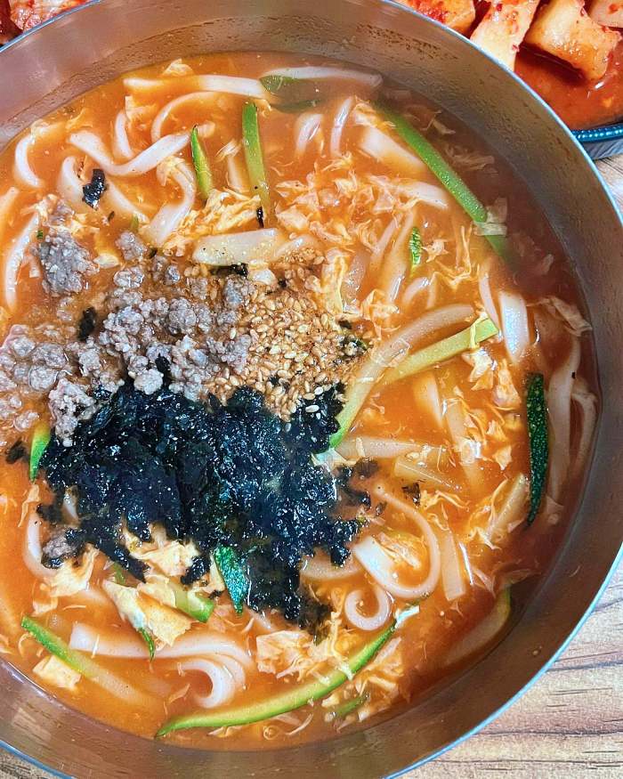 김창옥 전참시 윤두준 줄서는 칼국수집 장칼국수 강릉 맛집