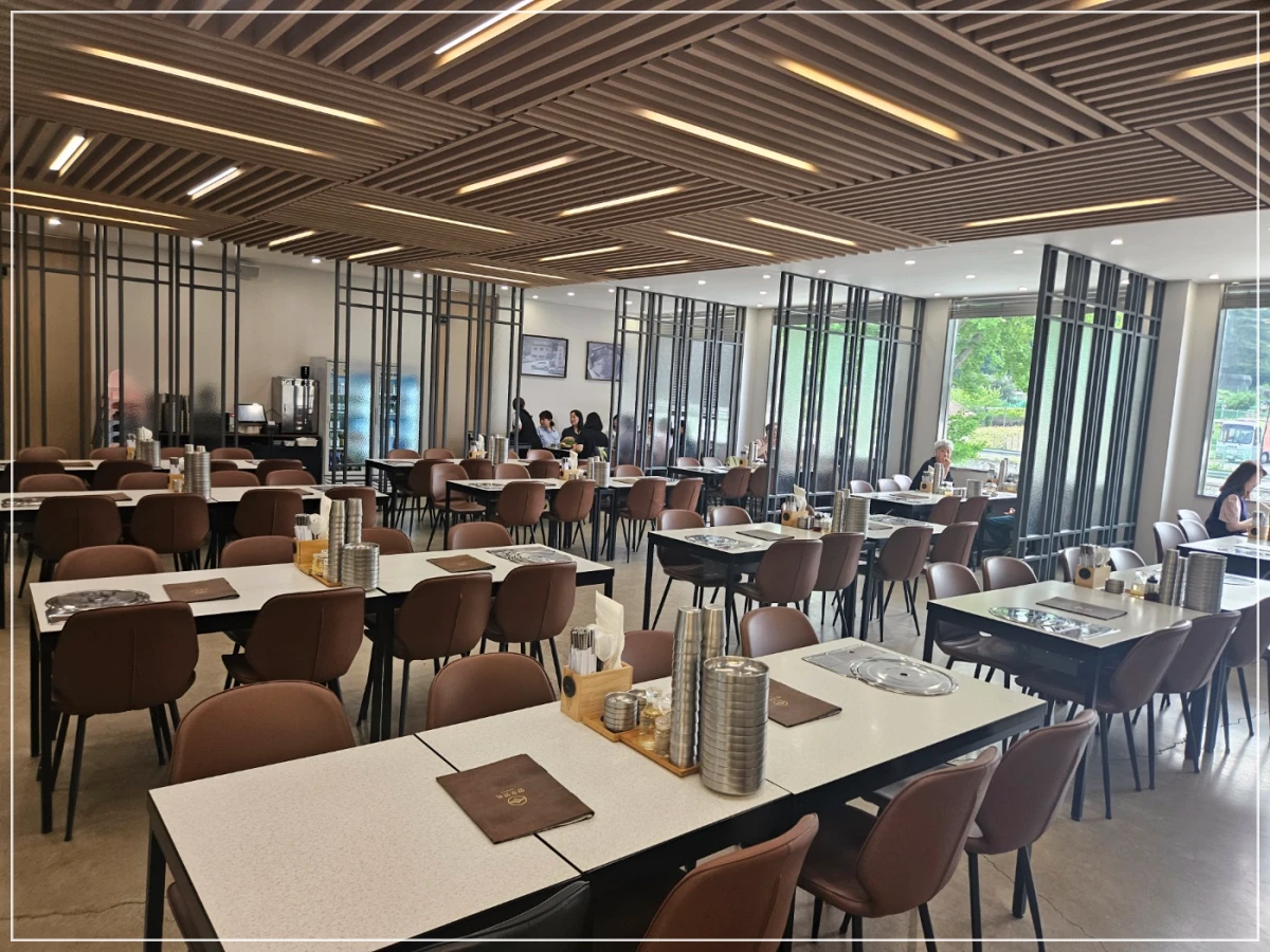 만포면옥-매장-테이블