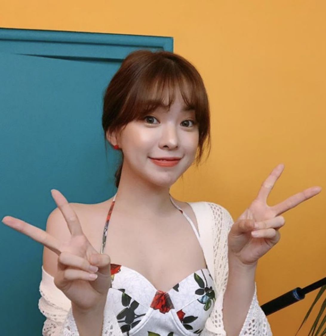 속옷모델 하늘