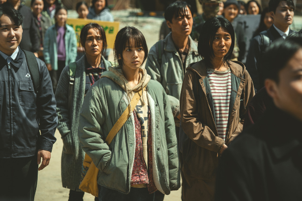 영화-황야-주연-노정의-스틸컷