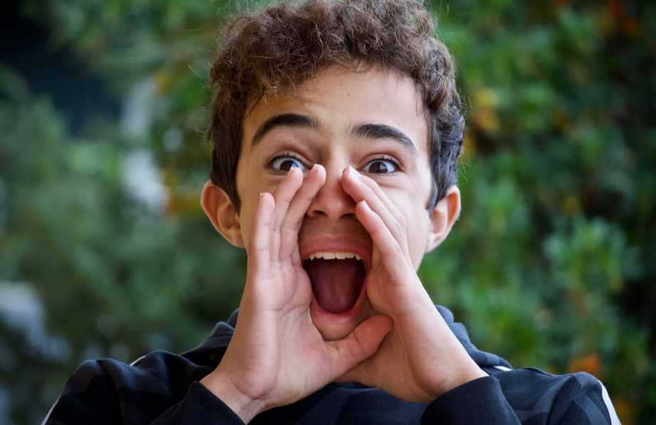 포어 소리지르다