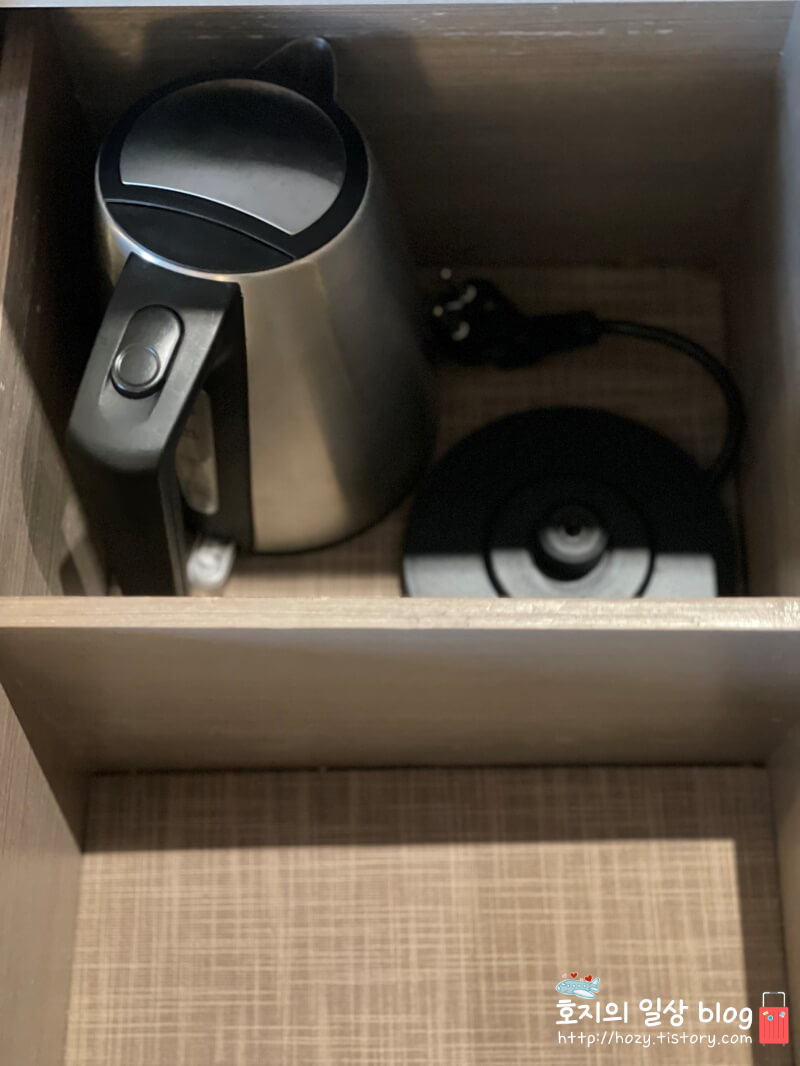 방콕 메리어트 마르퀴스 퀸즈파크 게스트룸 미니바