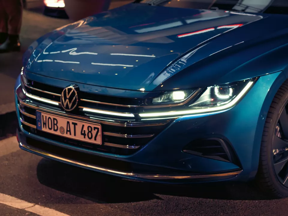 폭스바겐 아테온 2023년형 라디에이터 그릴 사진