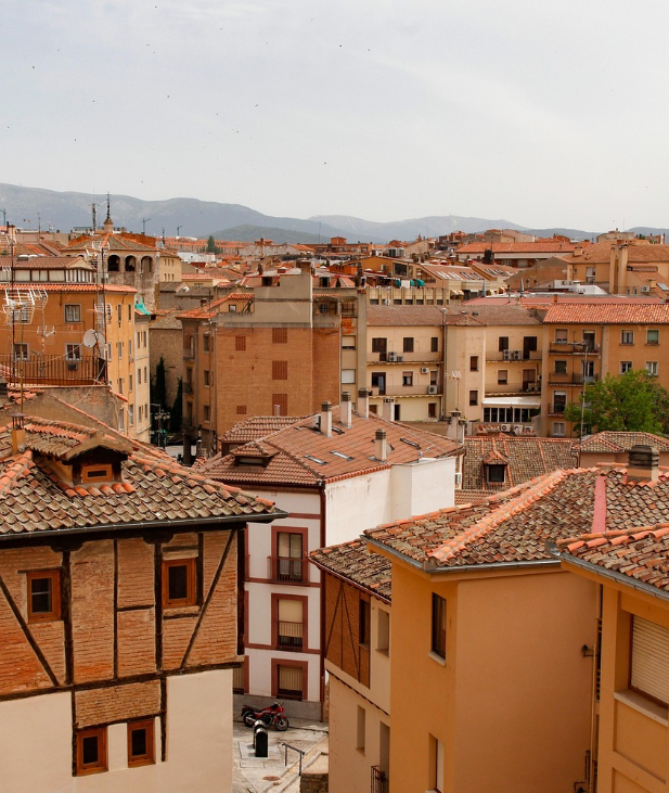 유럽의 숨겨진 보석: 관광객이 적은 감성적인 소도시 3곳