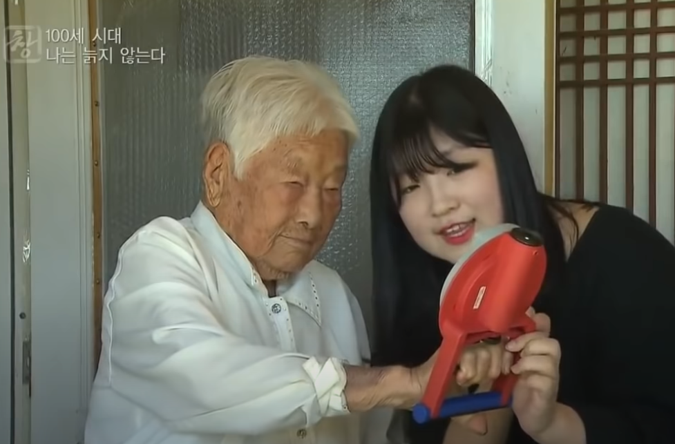 늙을수로 자녀 이웃친구와 가깝게 지내자