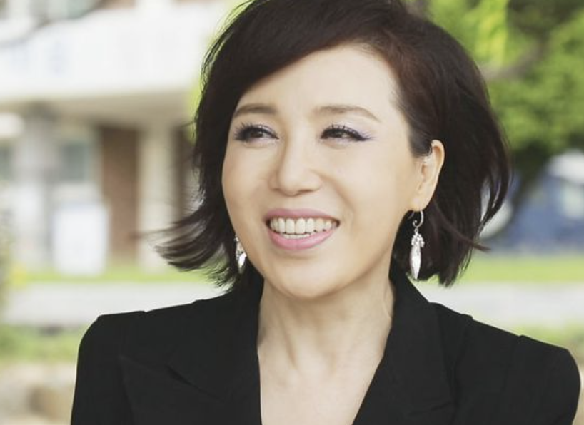 가수 최유나 