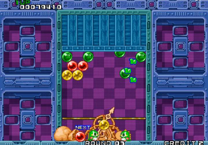 퍼즐버블-버블슈터-플래시게임-플레이-같은색-버블을-맞춰-점수를-획득하는-화면