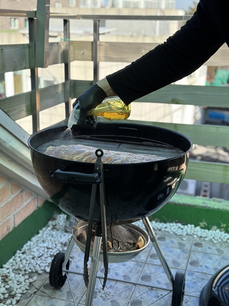 스페어립 사과주스 뿌리기