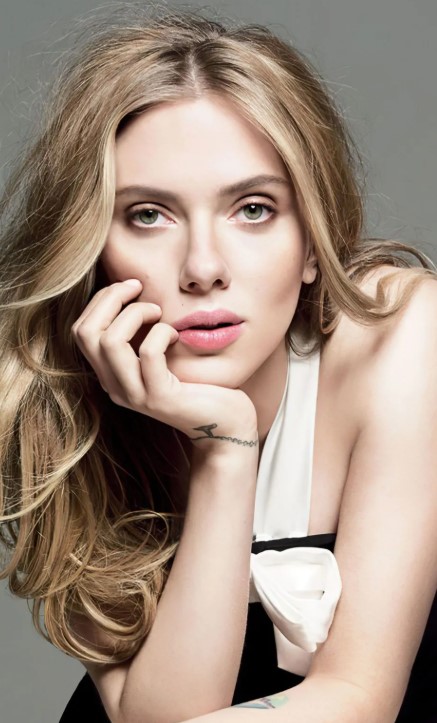 스칼렛 요한슨 첫 연출작, 왜 주목받는가?