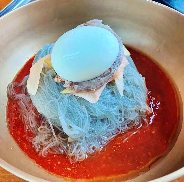 생생정보 경기 안성 42년 전통 수육무침냉면 맛집