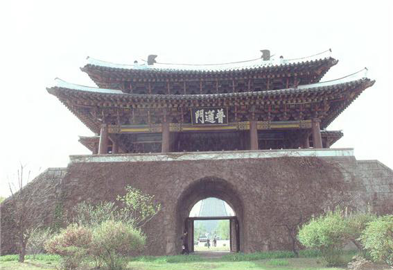 평양 보통문(6세기 중엽 초축, 1473년 개축)