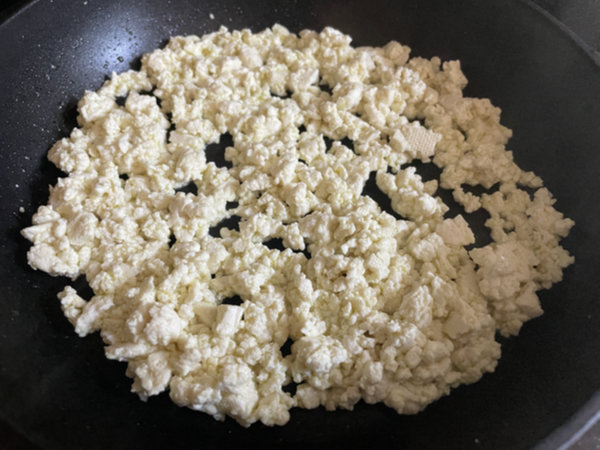 쑥갓 두부무침 - 두부 물기 제거 완료, 식히기