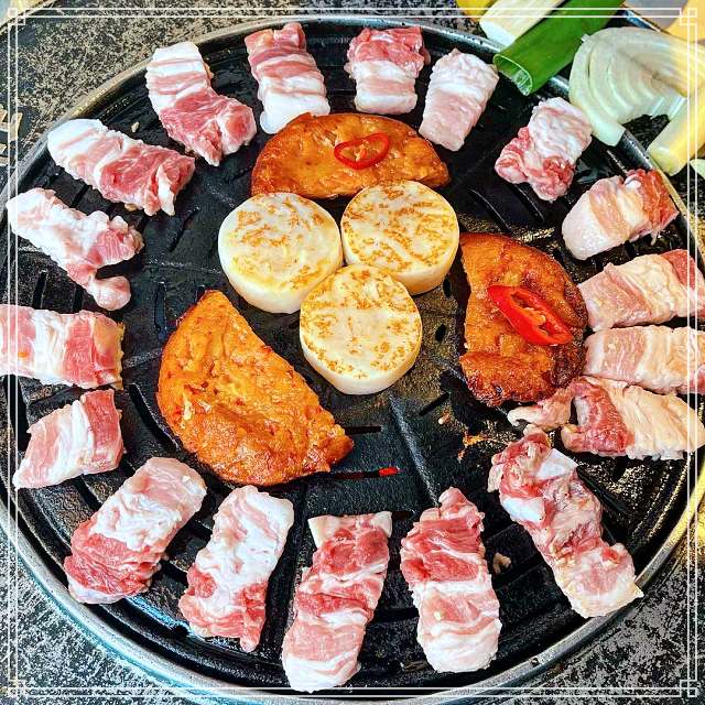 서대문 연희동 맛집 19일 숙성 삼천번 칼질 꽃삼겹