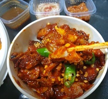 매운족발