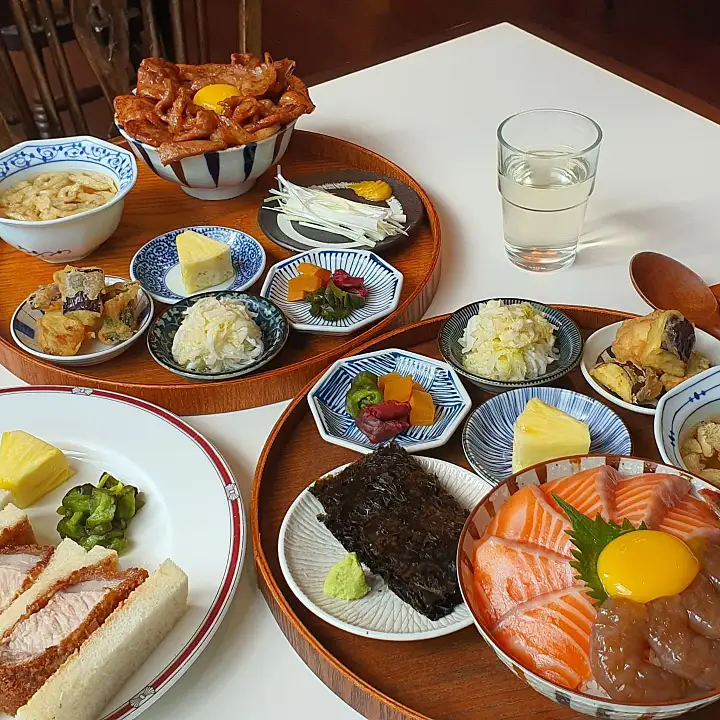 줄서는식당 43회 박소현 간장새우연어덮밥 오믈렛 볶음면 매콤 소고기전골 스키야키 맛집 추천 소개