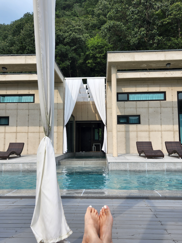더리버에스_풀빌라_수영장_07