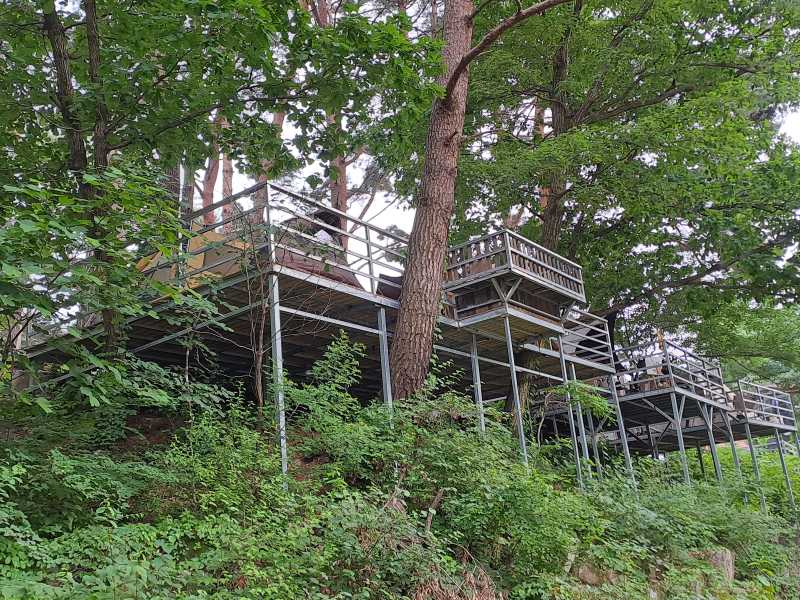 백운 힐링밸리 캠핑장 데크