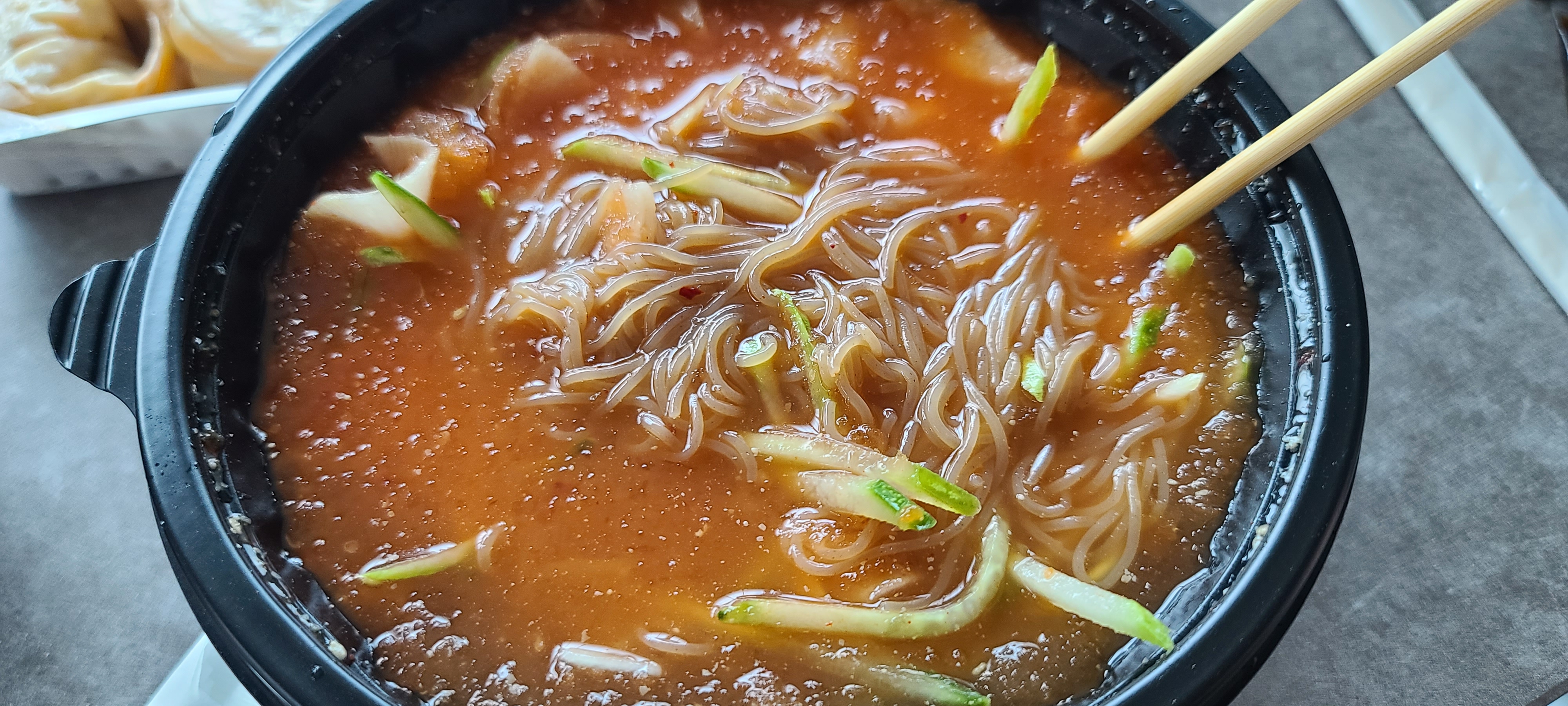 설천 숯불 고기 냉면 점심 식사 배달 맛집 김치왕만두 떡갈비 서비스 매운물냉면