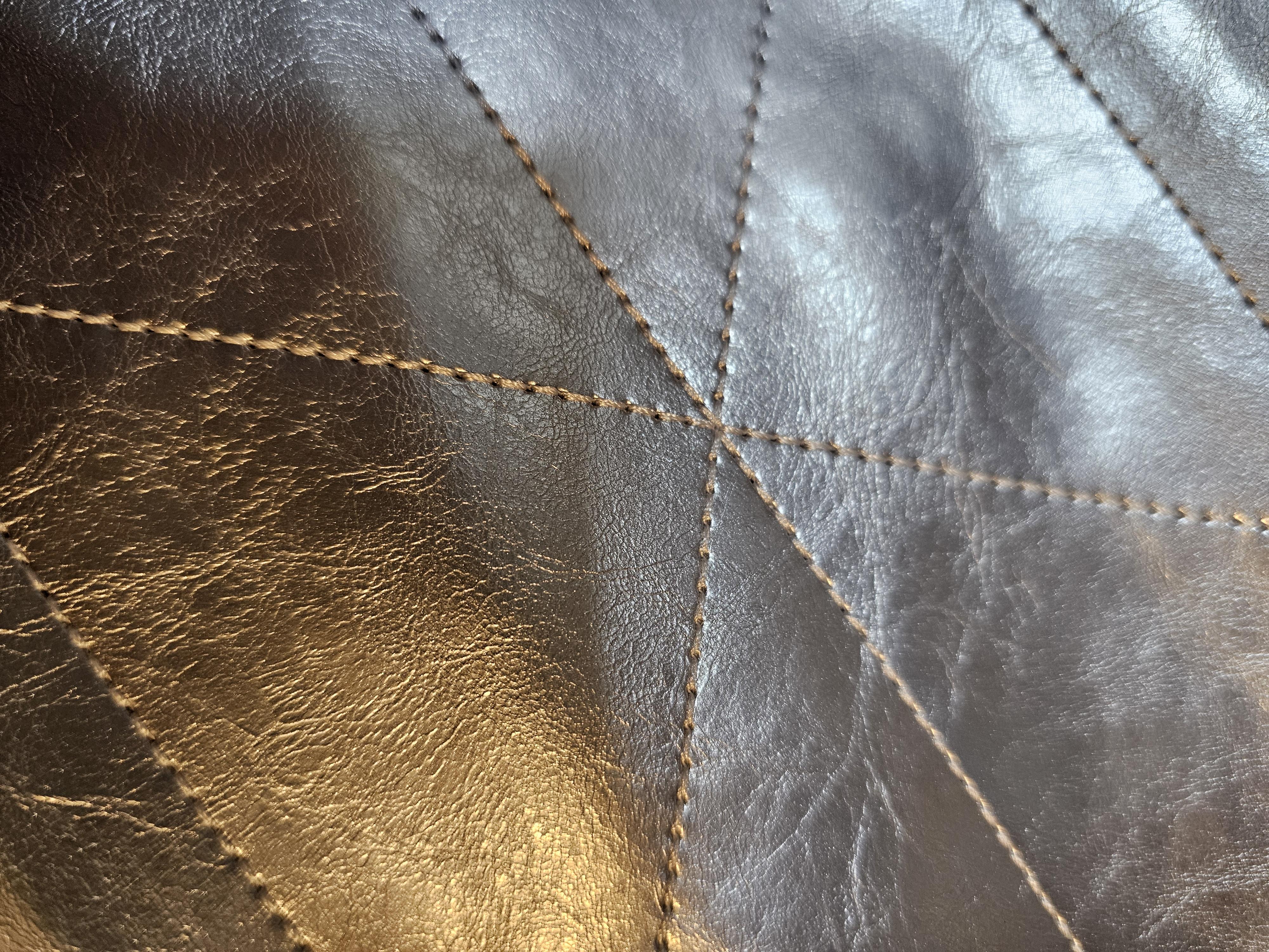 아노에틱 드로우 체인 숄더백