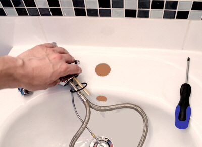 욕실 화장실 세면대 수리 모습