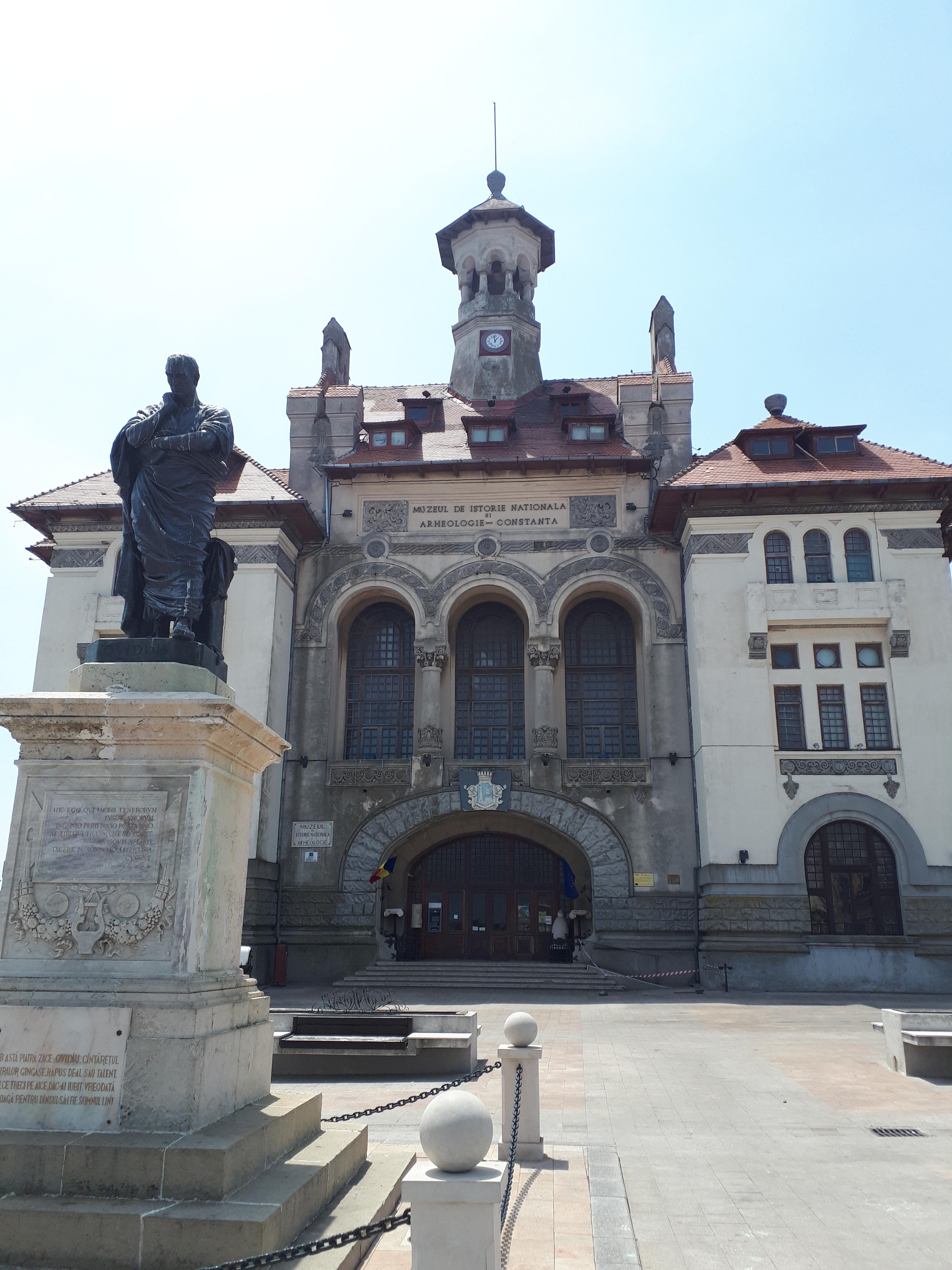 루마니아 콘스탄차 오비디우스 동상과 국립 역사와 고고학 박물관