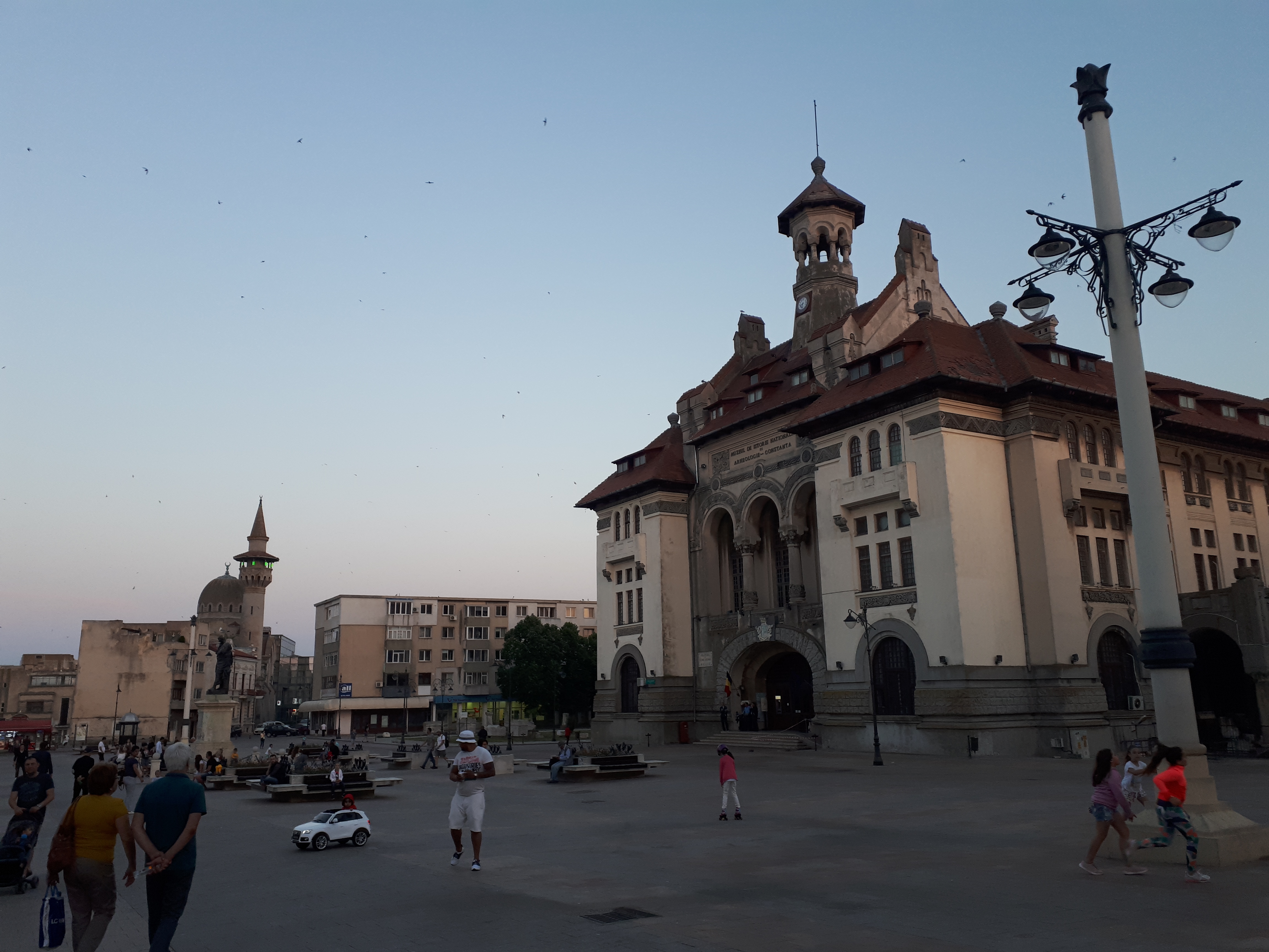루마니아 콘스탄차 국립 역사와 고고학 박물관과 오비디우스 광장