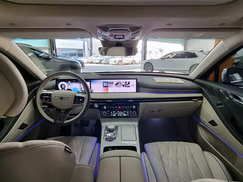 2024 G80 2.5T 실내입니다.