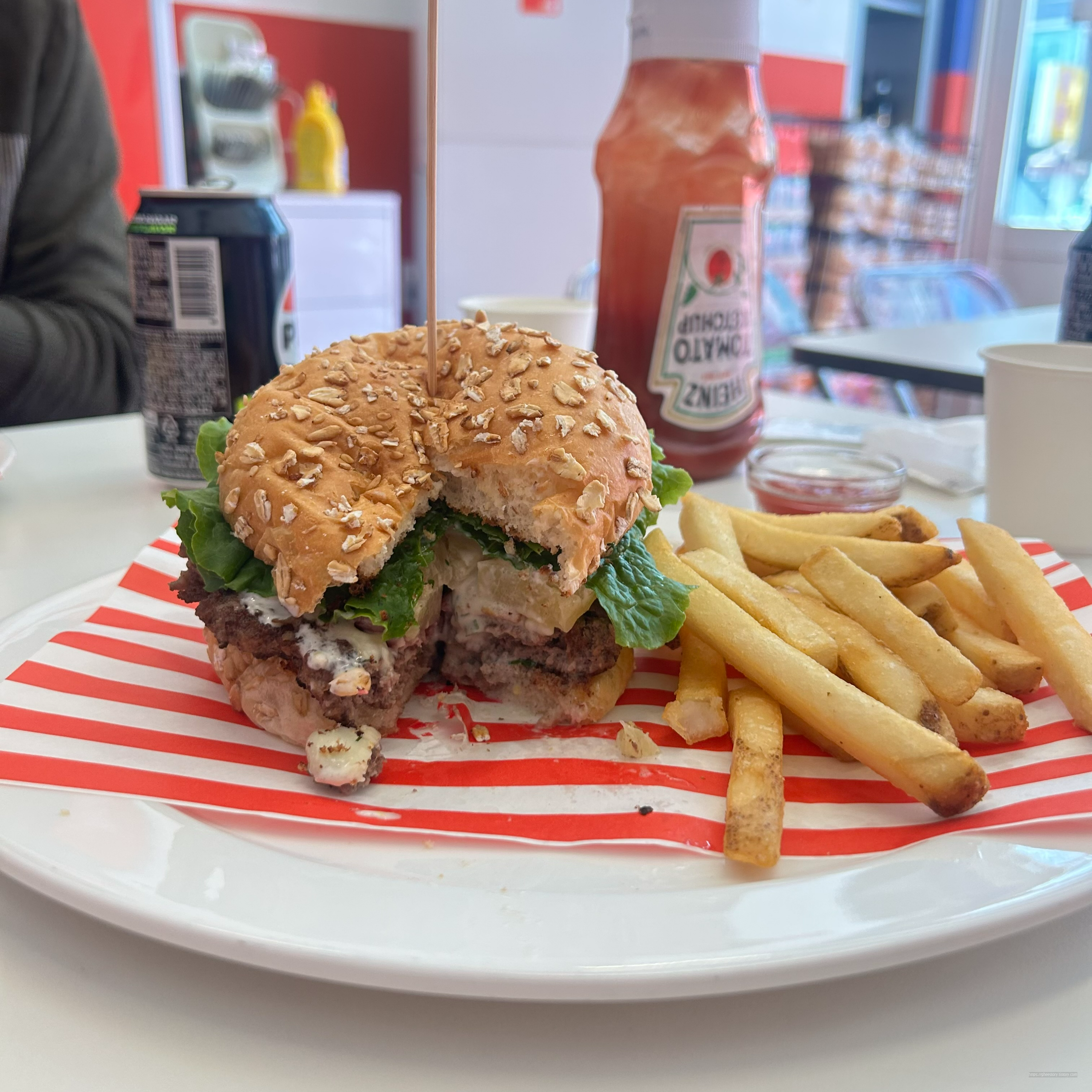 강남역-역삼역-수제버거-수제버거맛집-화이트비치