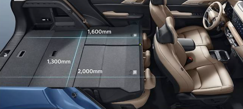 기아 EV5 2열 시트 평탄화 전과 후 비교 사진