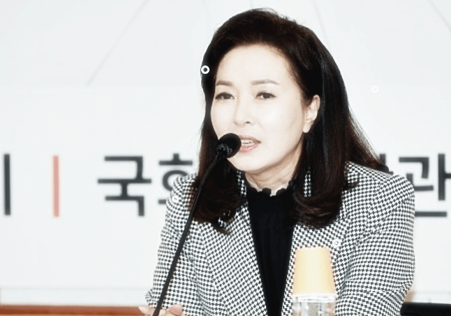 김민전