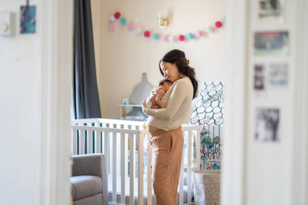 신생아 첫 외출 시기는 언제? 신생아 외출, 외출 시기, 외출 방법, 직사광선 대처법