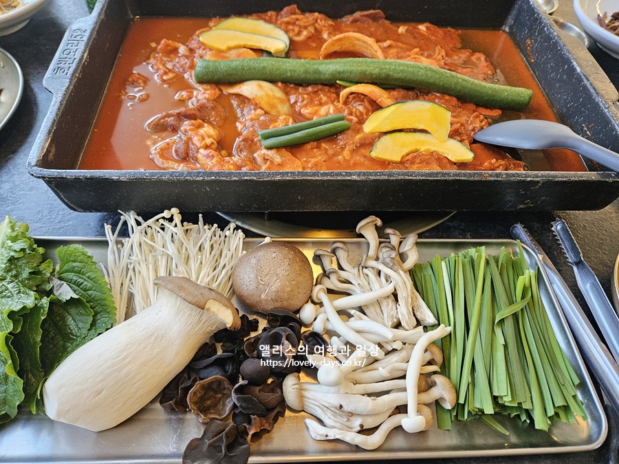 불국사 근처 맛집 호반오리 오리고기 버섯 주물럭 경주 부추가래떡