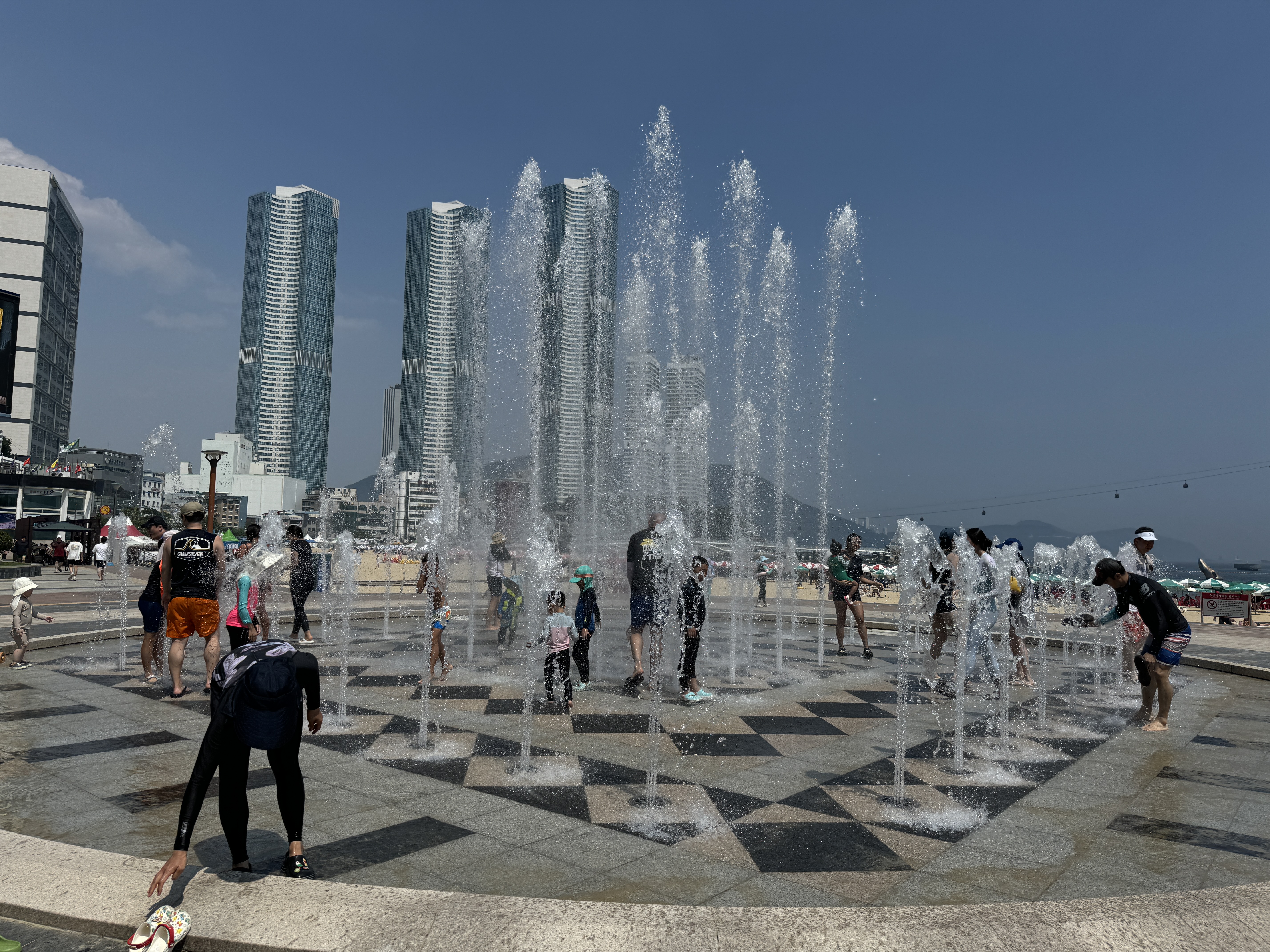 부산-송도-해수욕장-중앙광장-바닥분수