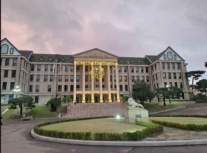 직장인 대학 등록금 부담줄이기 관련 사진