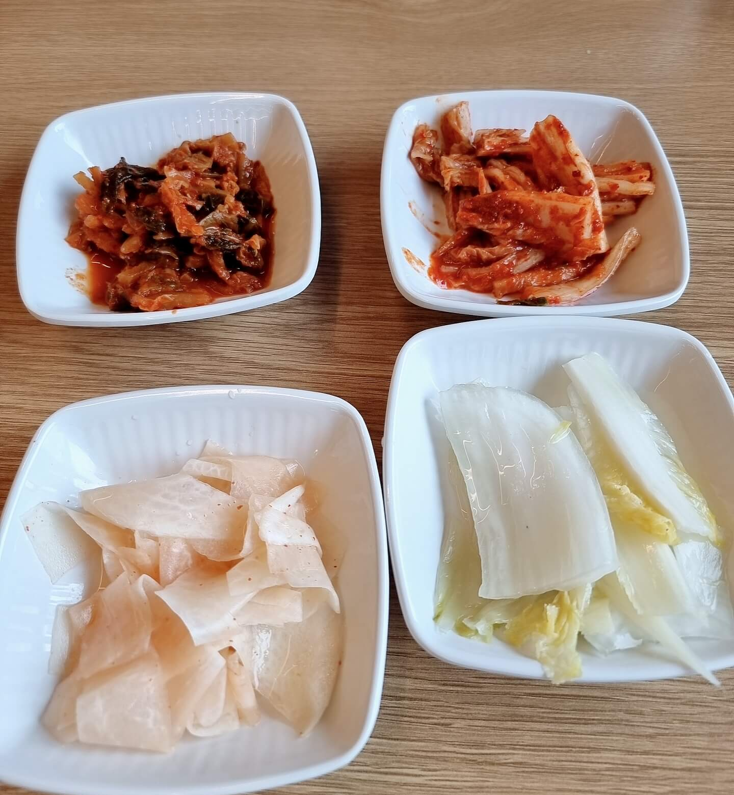 소담비빔국수 기본 반찬