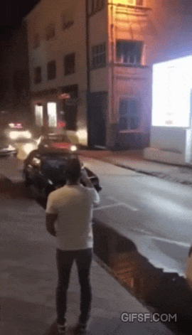 경찰에 쫓기는 음주운전 차량 GIF