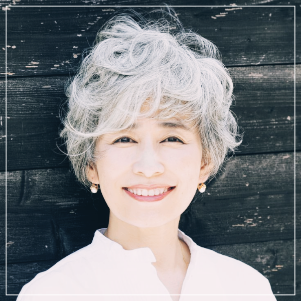 중년 여성 단발 헤어스타일