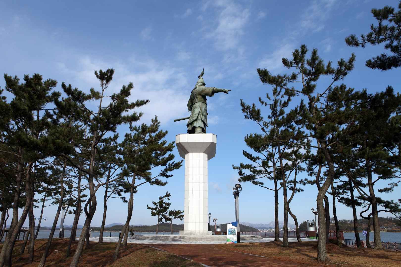 이순신 동상