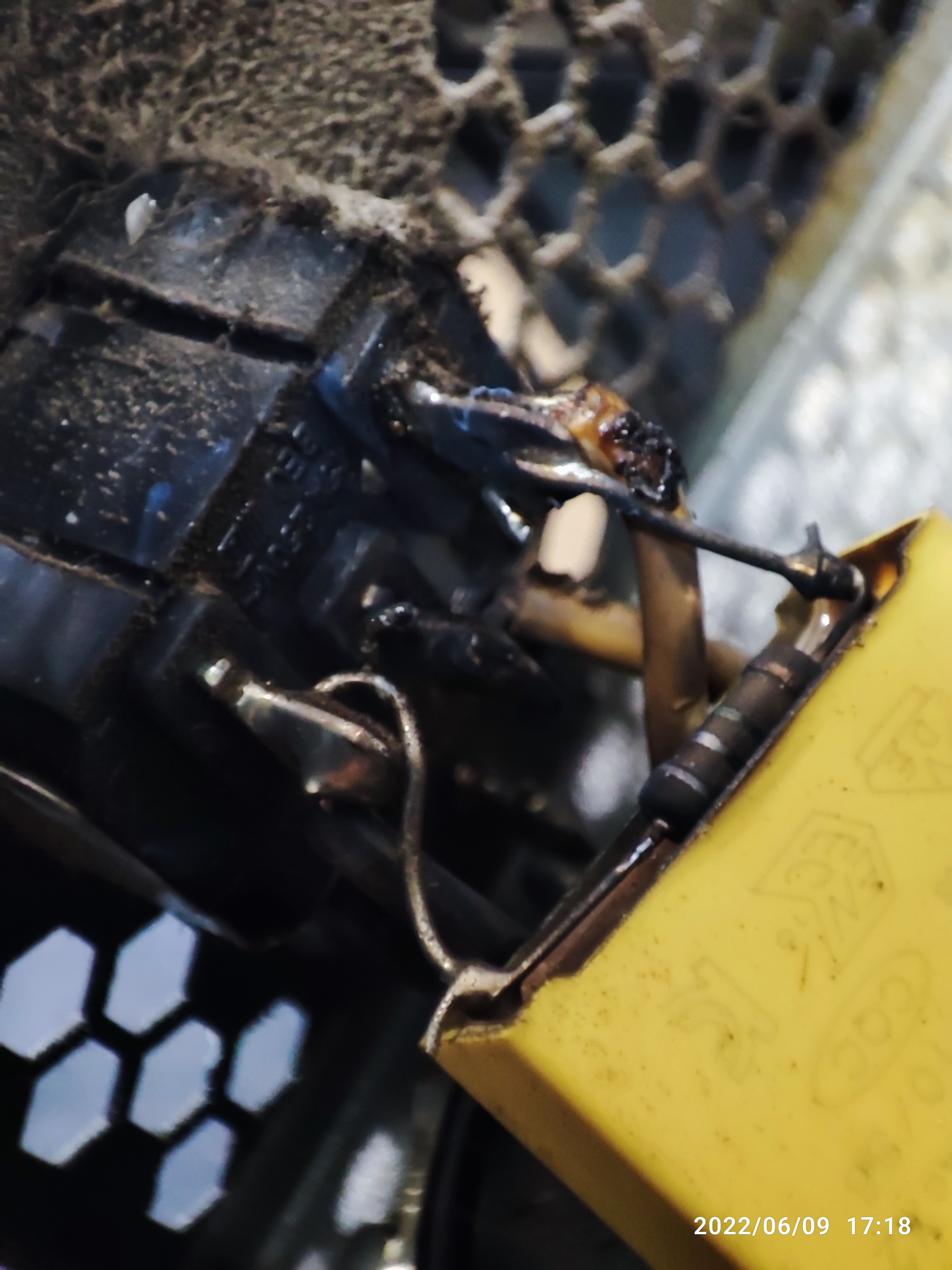 전선이 탔습니다.