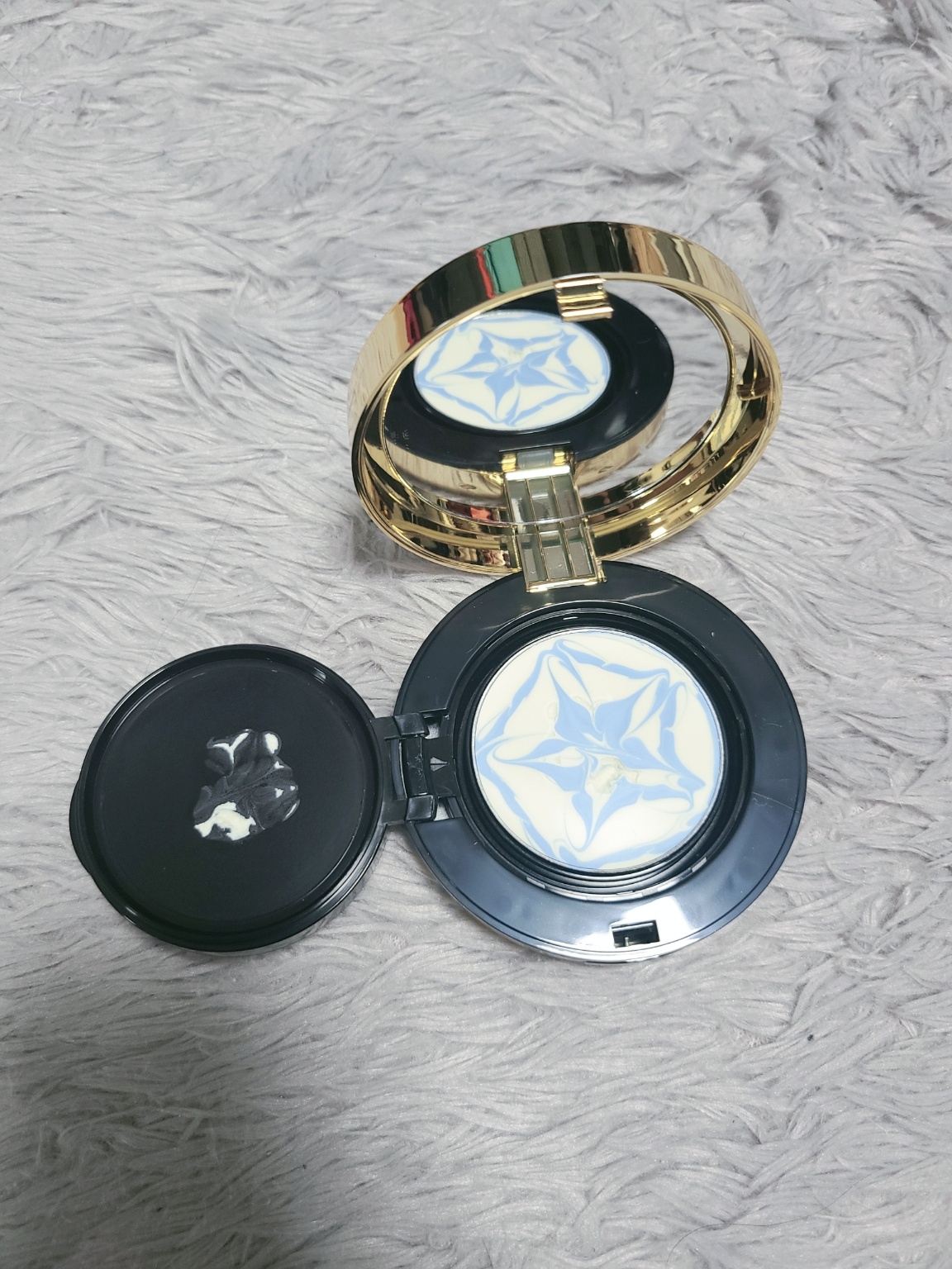 VT 브이티 에센스 선팩트 자외선 차단제