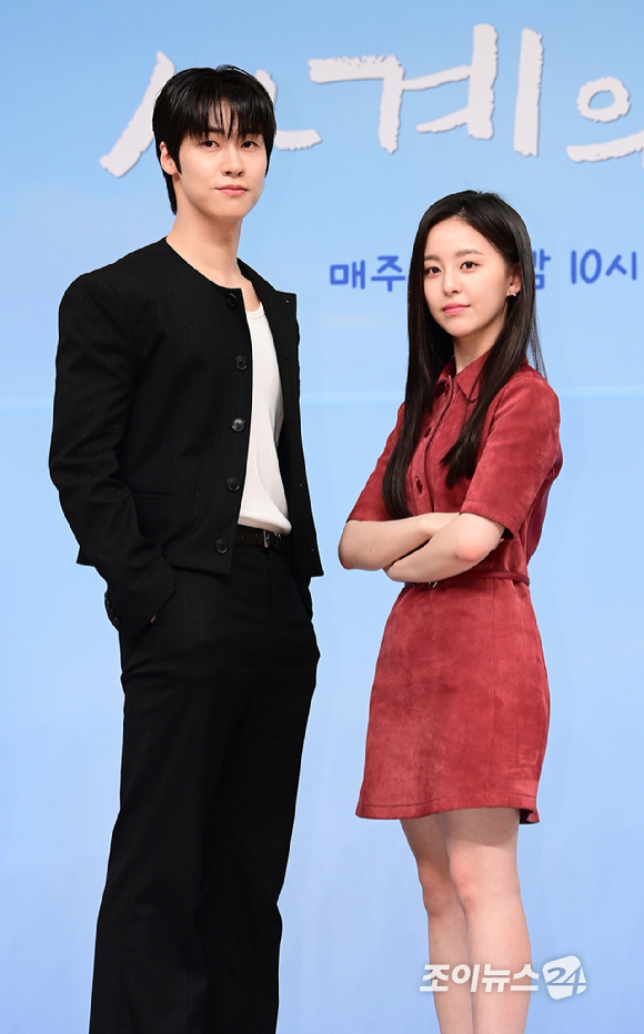 배우 이승협(엔플라잉)과 박지후가 28일 오후 서울 목동 SBS 사옥에서 열린 SBS 새 드라마 '사계의 봄' 제작발표회에 참석하고 있다. [사진=정소희 기자]