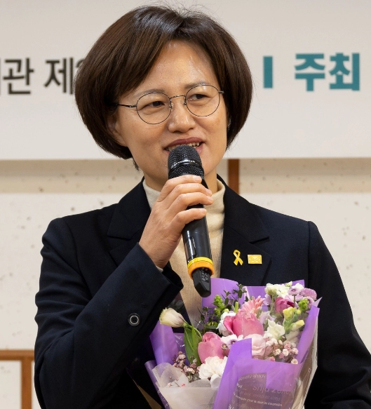 녹색정의당 강은미 광주 서구을 후보 흡혈귀 로고송 논란